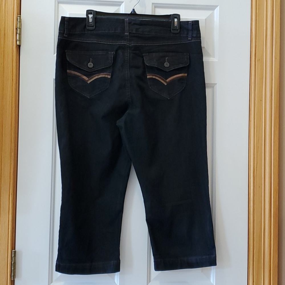 Capris - Picture 2 of 2